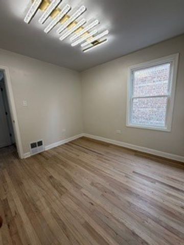 9755 S Maryland Avenue, Chicago, IL 60628