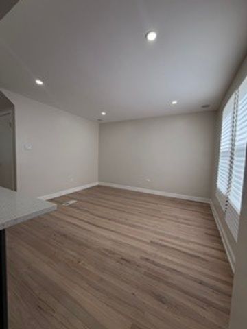 9755 S Maryland Avenue, Chicago, IL 60628