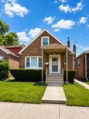 9755 S Maryland Avenue, Chicago, IL 60628