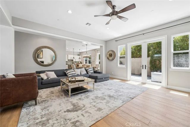 268 Palmer St, Costa Mesa, CA 92627