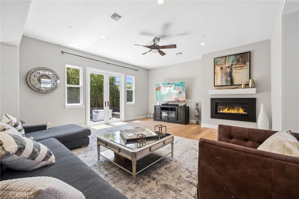 268 Palmer St, Costa Mesa, CA 92627
