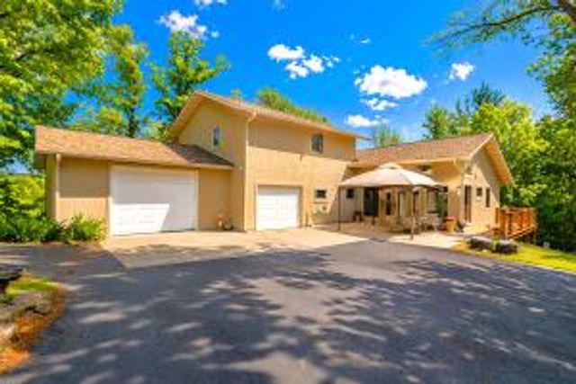 18992 Eagle Point Road, Eagle Rock, MO 65641
