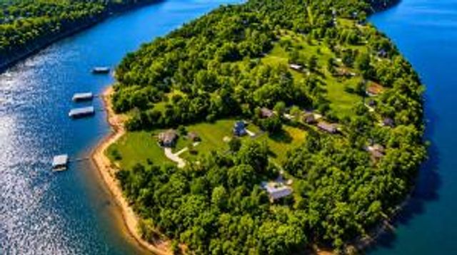 18992 Eagle Point Road, Eagle Rock, MO 65641