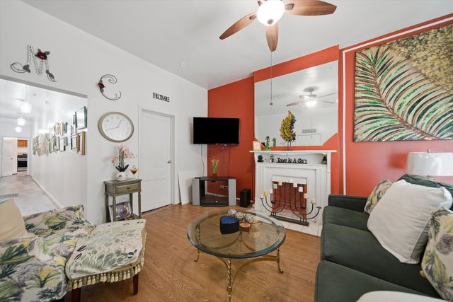 4737 S LANGLEY Avenue, Chicago, IL 60615