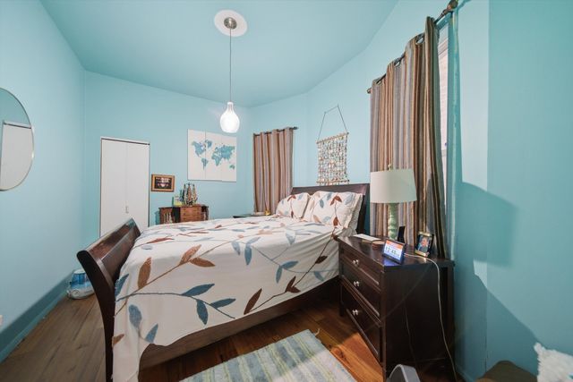 4737 S LANGLEY Avenue, Chicago, IL 60615