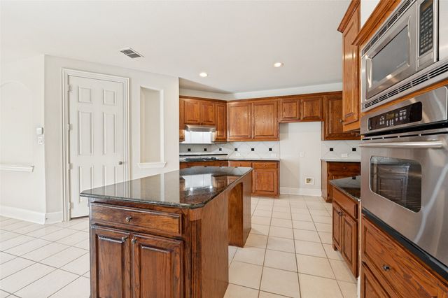1417 E Branch Hollow Drive, Carrollton, TX 75007