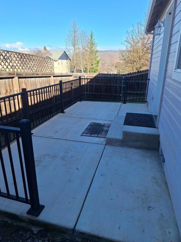 1537 Hartell Street, Medford, OR 97504