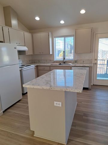 1537 Hartell Street, Medford, OR 97504