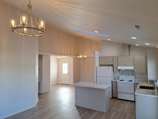 1537 Hartell Street, Medford, OR 97504