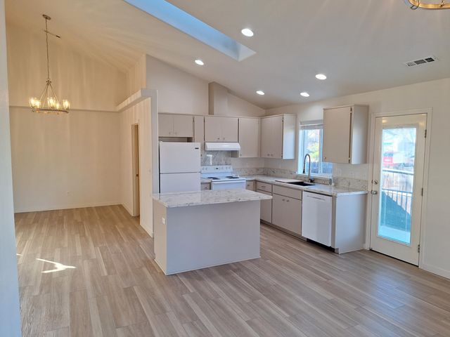 1537 Hartell Street, Medford, OR 97504