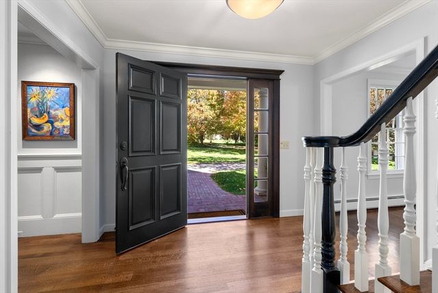 10 Queen Anne Rd, Hopkinton, MA 01748