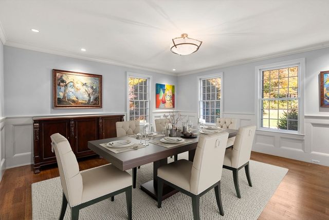 10 Queen Anne Rd, Hopkinton, MA 01748