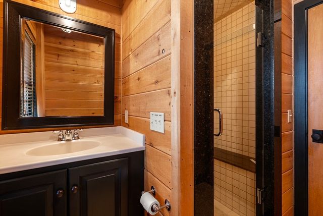 10 Queen Anne Rd, Hopkinton, MA 01748