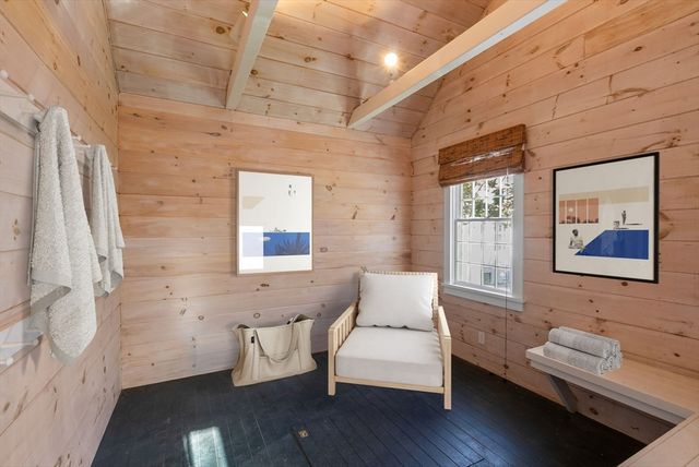 10 Queen Anne Rd, Hopkinton, MA 01748