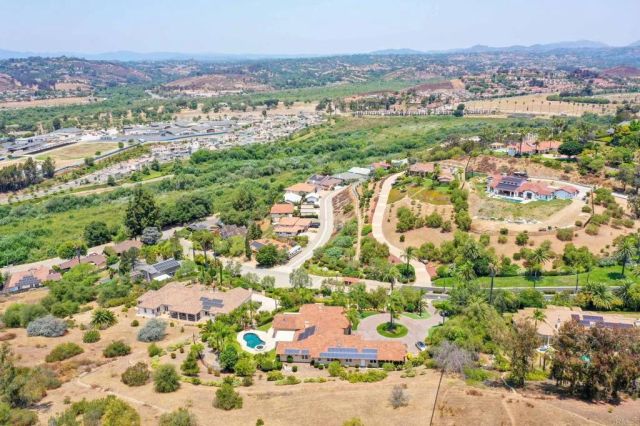 5641 Lake Vista Dr, Bonsall, CA 92003