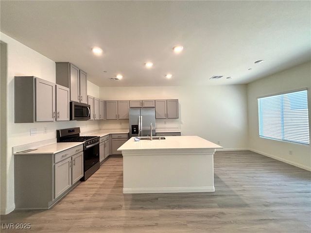 10024 Ullom Drive, Las Vegas, NV 89141