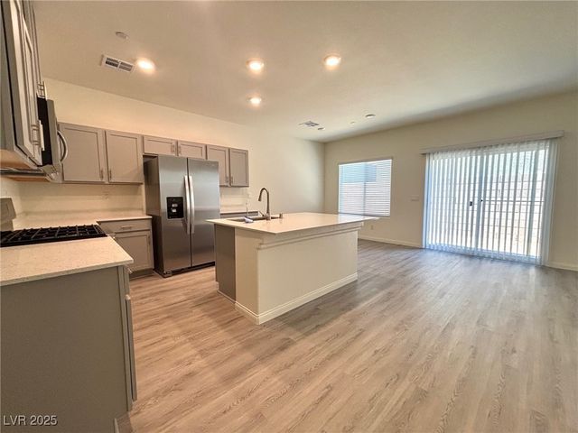 10024 Ullom Drive, Las Vegas, NV 89141