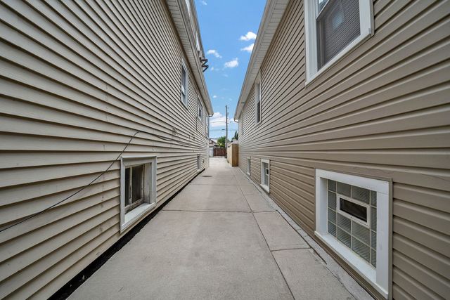 5149 S Sacramento Avenue, Chicago, IL 60632