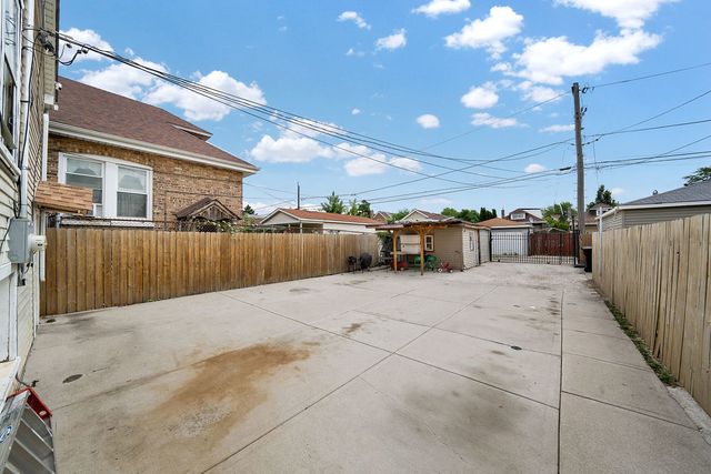 5149 S Sacramento Avenue, Chicago, IL 60632