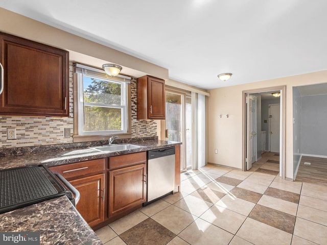 9402 GRANDHAVEN AVE, Upper Marlboro, MD 20772