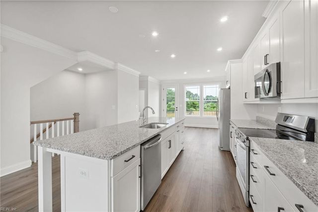 11 Bracewell LN, Yorktown, VA 23692