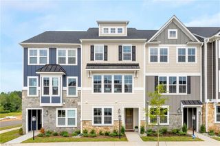 11 Bracewell LN, Yorktown, VA 23692