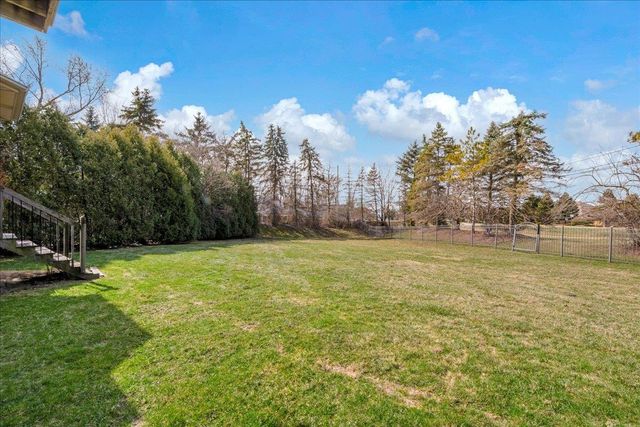 49404 Compass Point Drive, New Baltimore, MI 48047