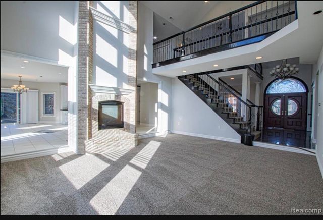 49404 Compass Point Drive, New Baltimore, MI 48047