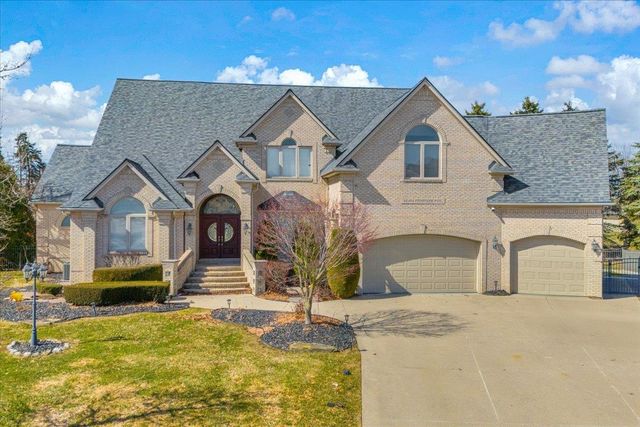 49404 Compass Point Drive, New Baltimore, MI 48047