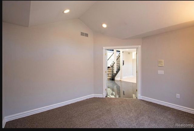 49404 Compass Point Drive, New Baltimore, MI 48047