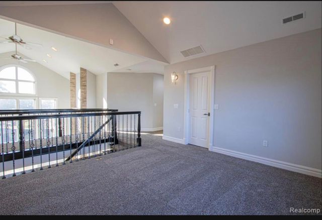 49404 Compass Point Drive, New Baltimore, MI 48047