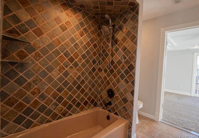 49404 Compass Point Drive, New Baltimore, MI 48047