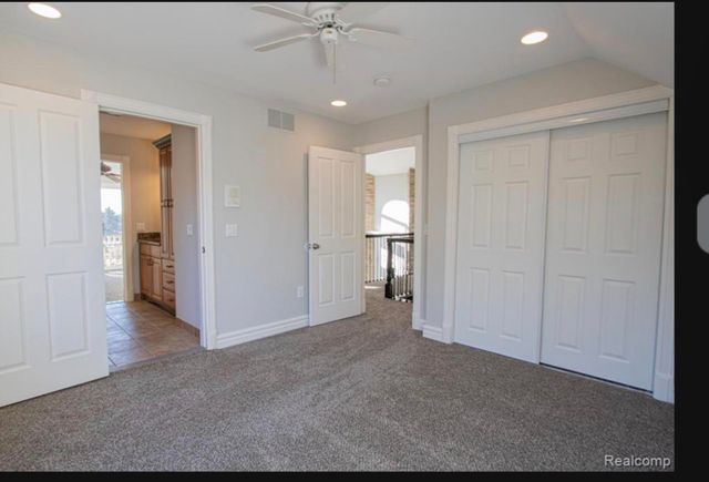 49404 Compass Point Drive, New Baltimore, MI 48047