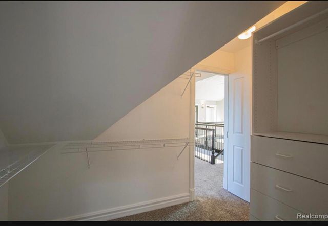 49404 Compass Point Drive, New Baltimore, MI 48047