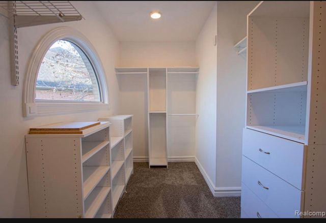 49404 Compass Point Drive, New Baltimore, MI 48047