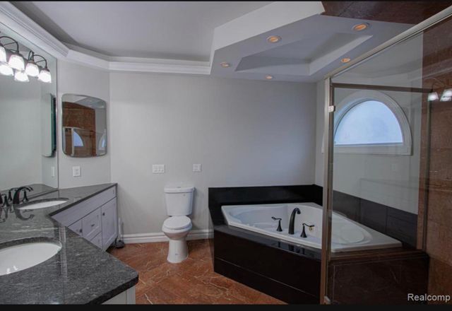 49404 Compass Point Drive, New Baltimore, MI 48047