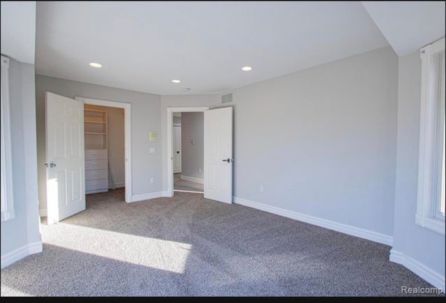 49404 Compass Point Drive, New Baltimore, MI 48047