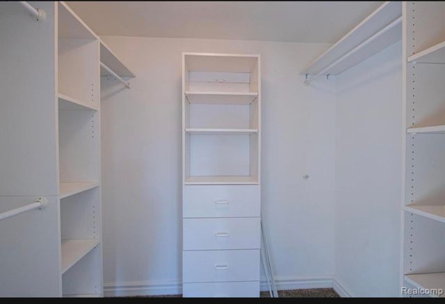 49404 Compass Point Drive, New Baltimore, MI 48047