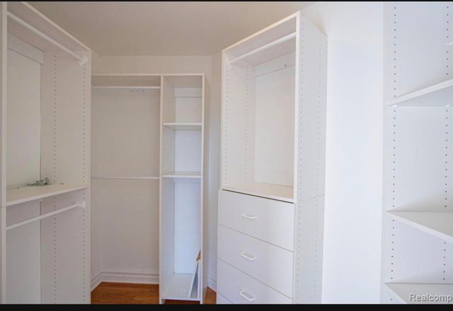 49404 Compass Point Drive, New Baltimore, MI 48047