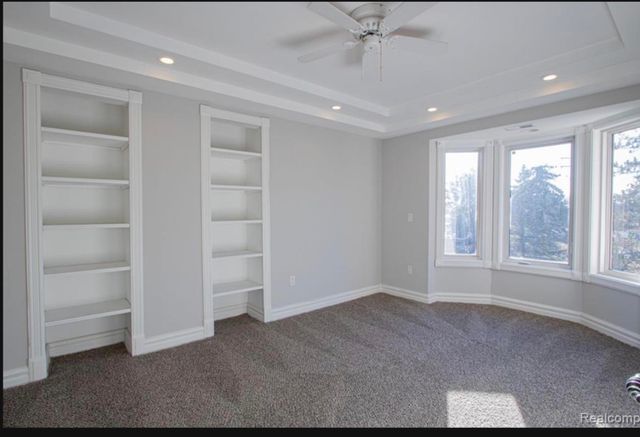 49404 Compass Point Drive, New Baltimore, MI 48047