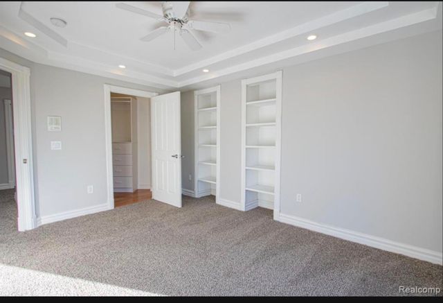 49404 Compass Point Drive, New Baltimore, MI 48047