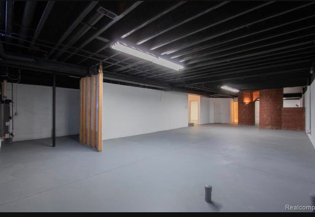 49404 Compass Point Drive, New Baltimore, MI 48047