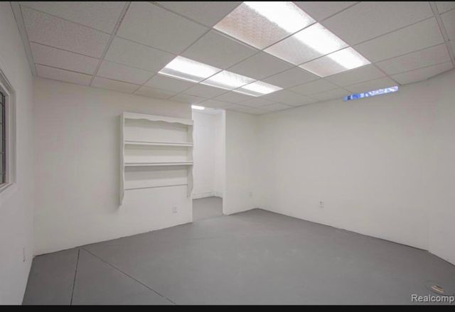 49404 Compass Point Drive, New Baltimore, MI 48047