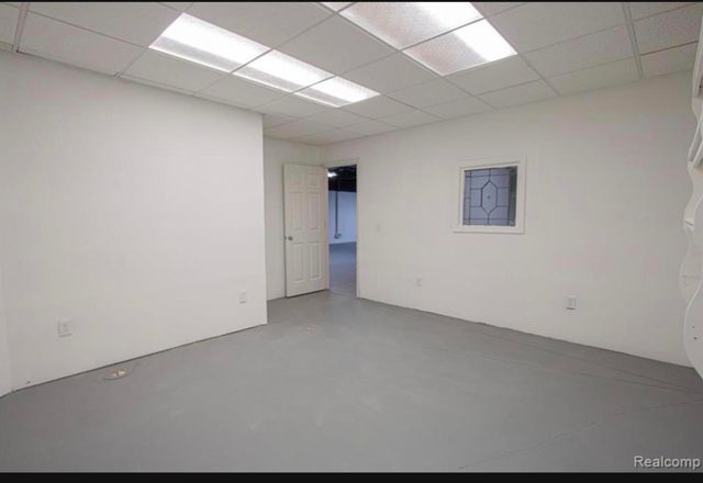 49404 Compass Point Drive, New Baltimore, MI 48047