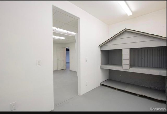 49404 Compass Point Drive, New Baltimore, MI 48047