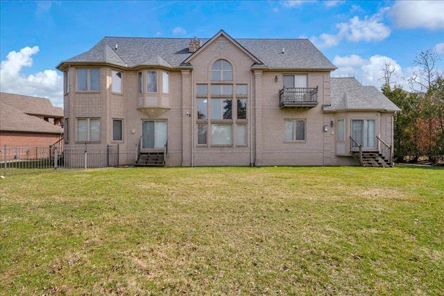 49404 Compass Point Drive, New Baltimore, MI 48047