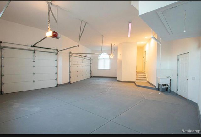 49404 Compass Point Drive, New Baltimore, MI 48047