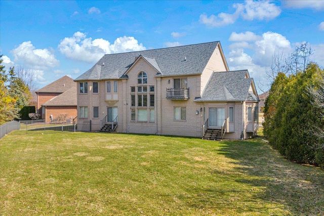 49404 Compass Point Drive, New Baltimore, MI 48047