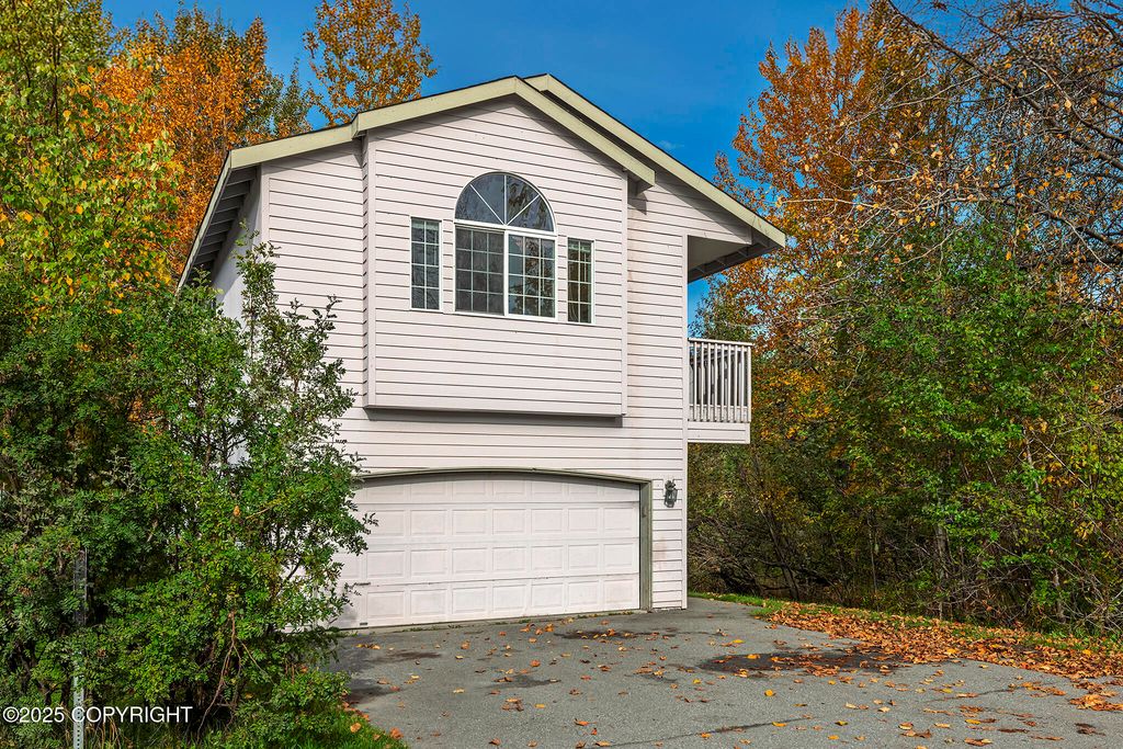 6925 Creekview Loop, #10, Anchorage, AK 99507