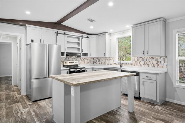 1212 Fort Worth St, Rockport, TX 78382